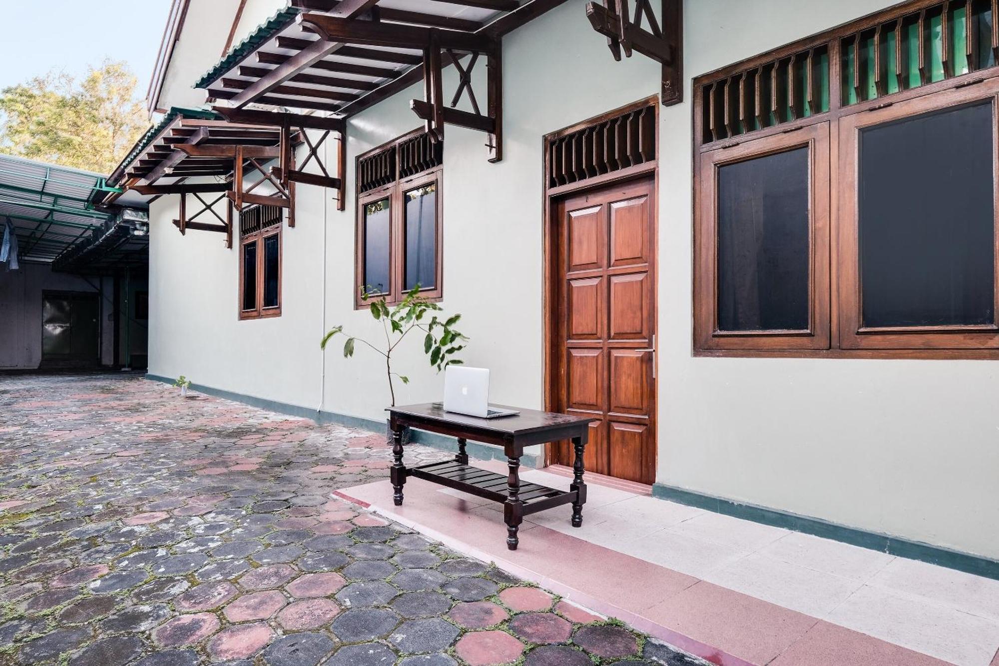 Spot On 92068 Pudja Kesuma Homestay Syariah Yogyakarta Bagian luar foto