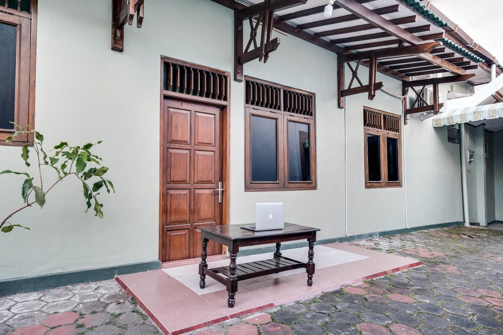 Spot On 92068 Pudja Kesuma Homestay Syariah Yogyakarta Bagian luar foto
