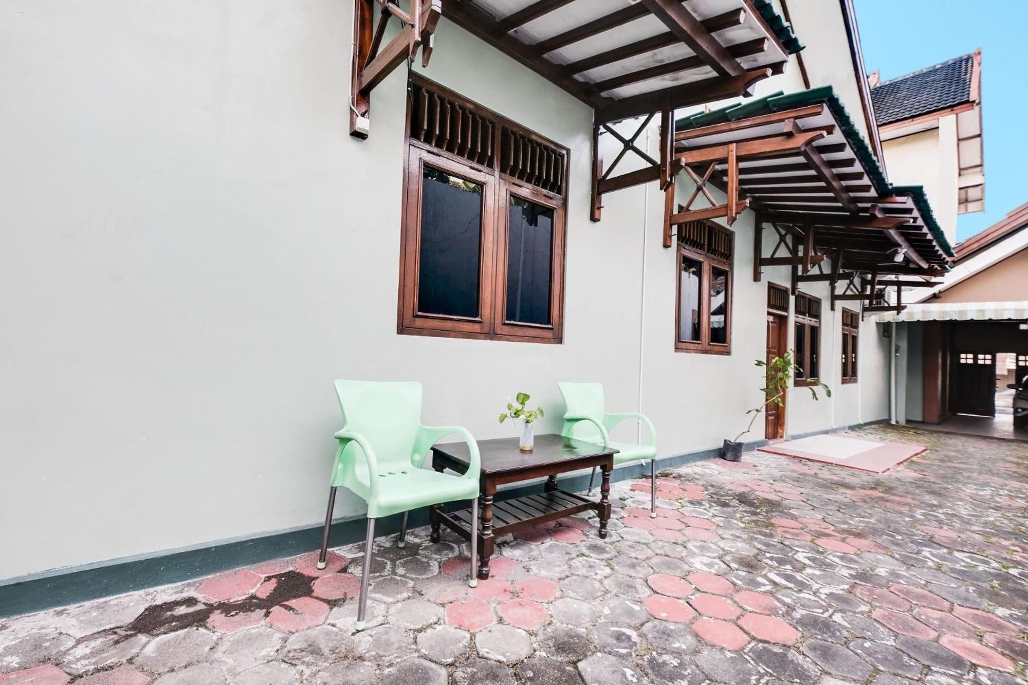 Spot On 92068 Pudja Kesuma Homestay Syariah Yogyakarta Bagian luar foto